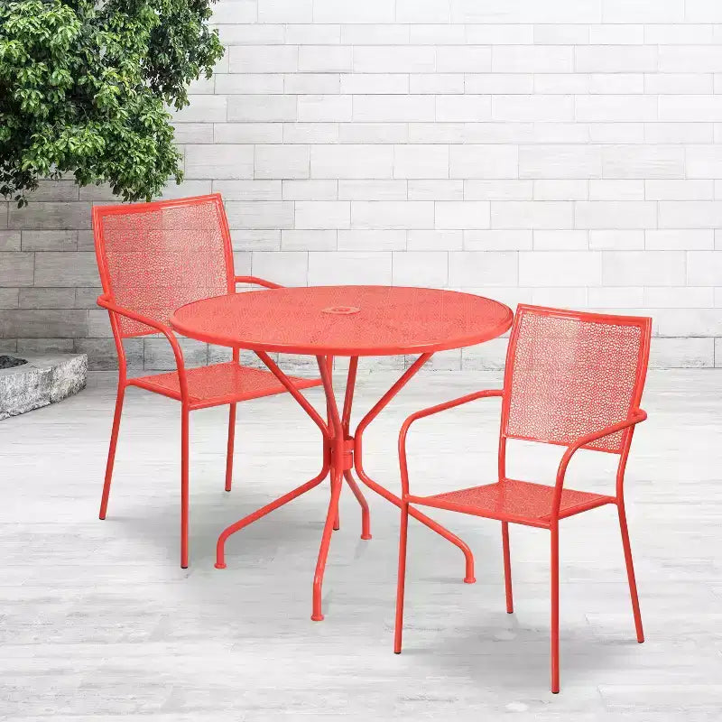 Ensemble table de jardin et de terrasse ronde en métal Emma and Oliver de qualité commerciale de 35,25 po, 2 chaises à dossier carré