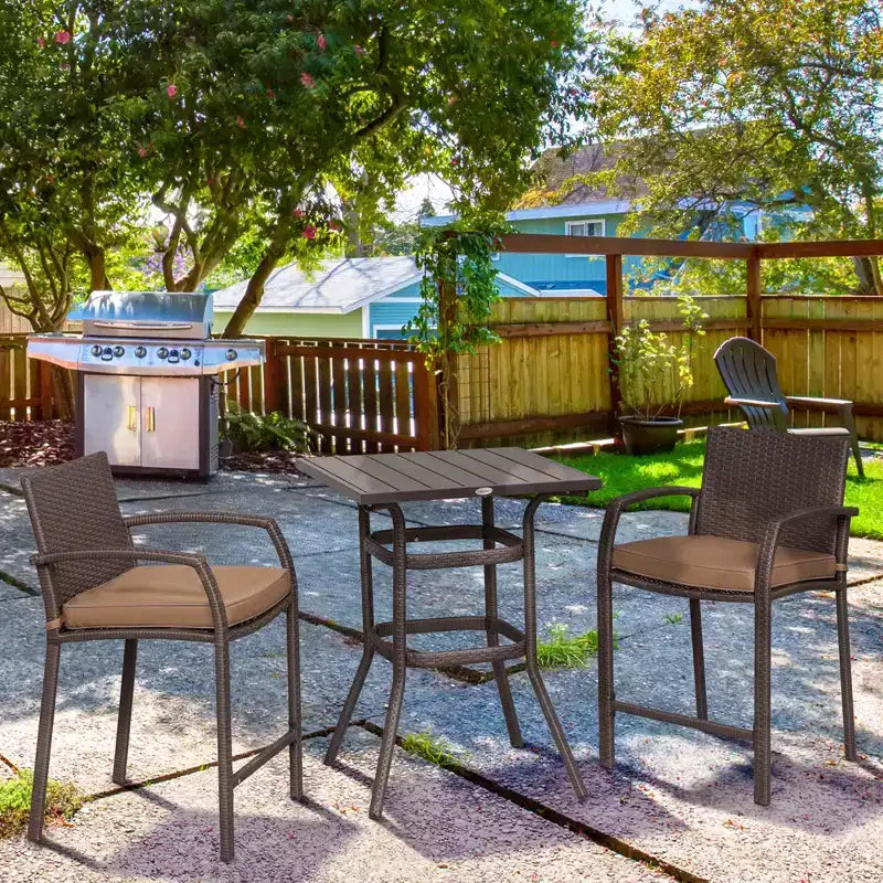 Outsunny Set 3 Pezzi in Rattan e Vimini, Tavolo con Top Effetto Legno e 2 Sgabelli da Bar per Esterni, Patio, Bordo Piscina, Giardino