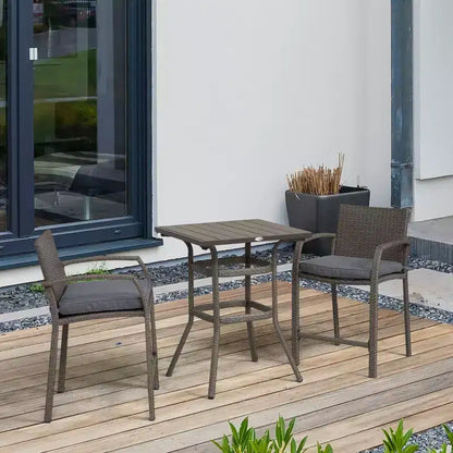 Outsunny Set 3 Pezzi in Rattan e Vimini, Tavolo con Top Effetto Legno e 2 Sgabelli da Bar per Esterni, Patio, Bordo Piscina, Giardino