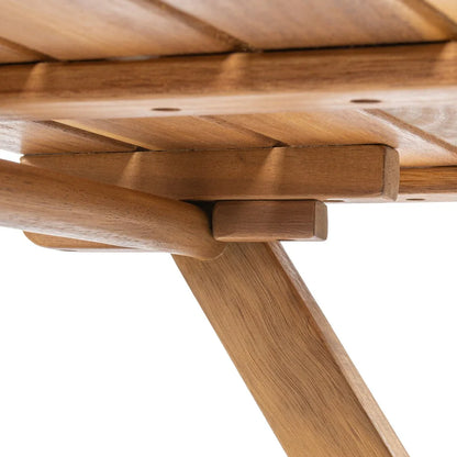 Set da bistrò pieghevole da esterno a 3 pezzi in legno di acacia Cadiz Modern Coastal, di JONATHAN Y