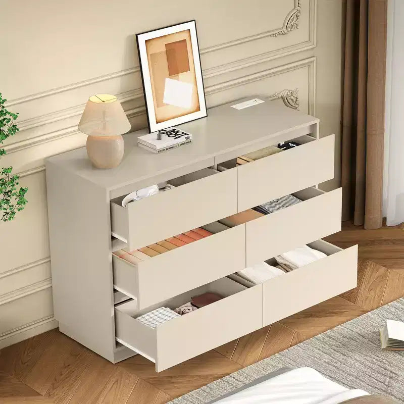Cassettiera da 47 pollici a 6 cassetti per camera da letto con stazione di ricarica