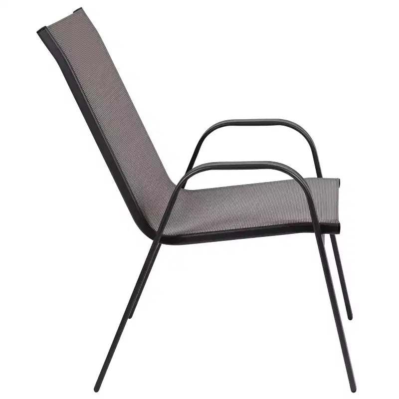 Ensemble de table de patio trois pièces Emma et Oliver avec table à cadre métallique carré avec plateau en verre trempé et deux chaises empilables Flex Comfort