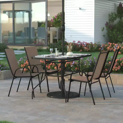 Set da pranzo da esterno 5 pezzi Emma e Oliver con tavolo da patio con ripiano in vetro temperato e 4 sedie impilabili in Textilene Flex Comfort