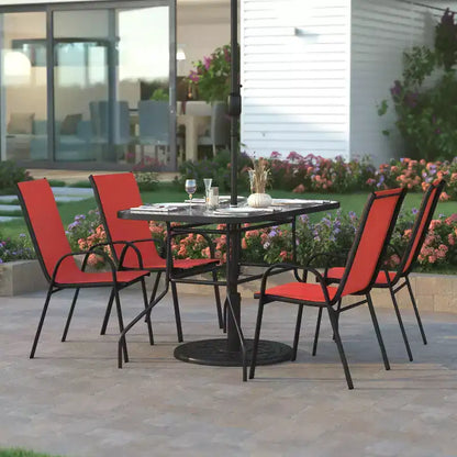 Set da pranzo da esterno 5 pezzi Emma e Oliver con tavolo da patio con ripiano in vetro temperato e 4 sedie impilabili in Textilene Flex Comfort