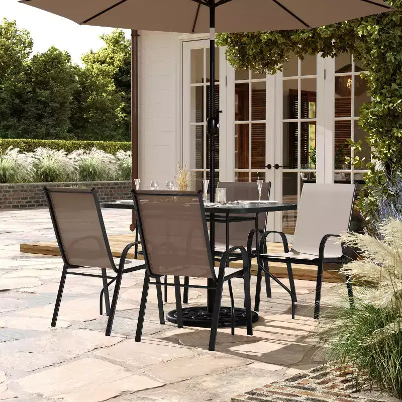 Ensemble de salle à manger d'extérieur Flash Furniture Brazos 5 pièces de qualité commerciale avec table de patio en verre trempé et 4 chaises avec assises et dossiers en matériau Flex Comfort