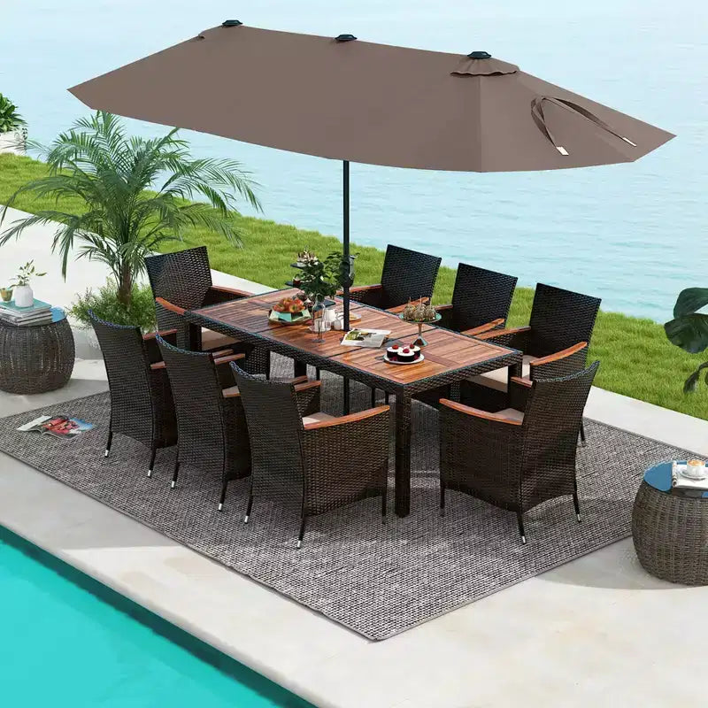 Ensemble de salle à manger Costway 11 pièces avec parasol de terrasse double face de 4,5 m (socle inclus) beige/café/bleu marine/orange/lie de vin/gris
