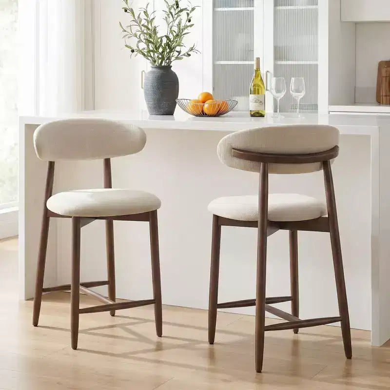 Lot de 2/4/6 tabourets de bar rembourrés Ora Maison à hauteur de comptoir avec tissu et finition noyer