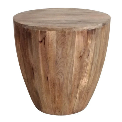 Tavolino Arthur in legno di mango rotondo a forma cilindrica intagliato a mano, con finitura anticata, marrone