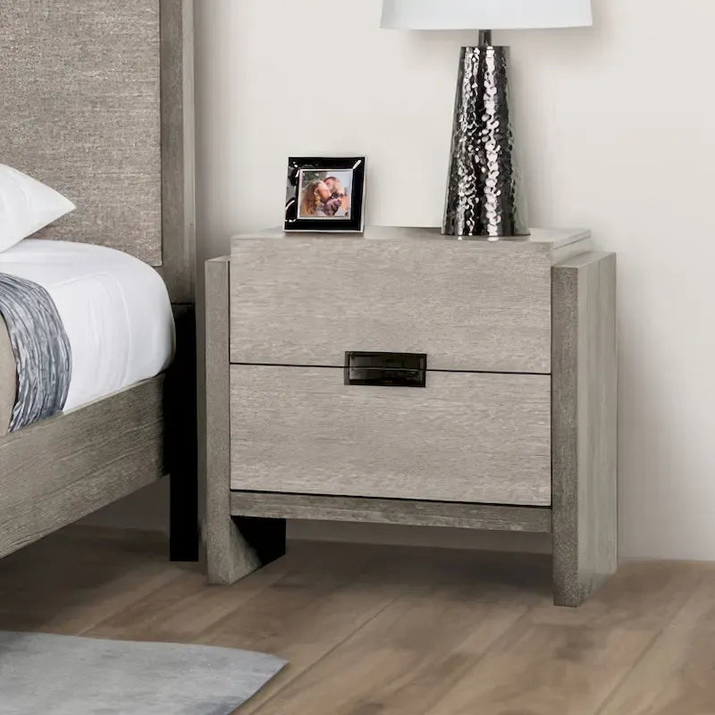 Set Camera da Letto Moderno 5 Pezzi con Pannelli in Legno Massello Grigio (Include Letto, Due Comodini, Toeletta e Specchio)