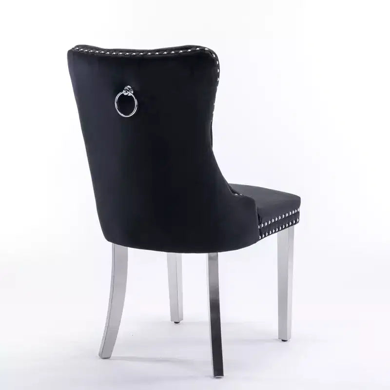 Set di 2 sedie da pranzo contemporanee imbottite in velluto grigio trapuntato in legno massello con gambe placcate in acciaio inossidabile cromato e finiture con borchie