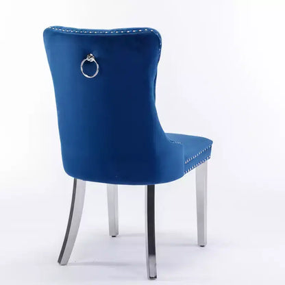 Set di 2 sedie da pranzo contemporanee imbottite in velluto grigio trapuntato in legno massello con gambe placcate in acciaio inossidabile cromato e finiture con borchie