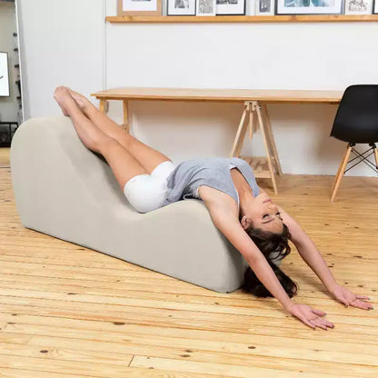 Avana Chaise Longue Elegante per Yoga - Prodotto negli USA - Ottima per Stretching, Rilassamento, Esercizi e Altro, 60P x 18L x 26A pollici, Grigio Chiaro