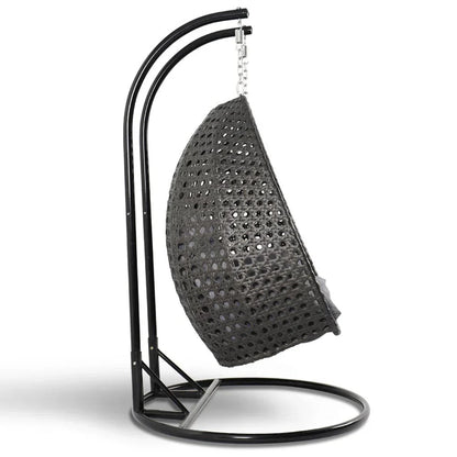 LeisureMod Fauteuil suspendu œuf 2 places avec support - Balançoire / hamac de patio en rotin osier pour extérieur/intérieur avec coussins