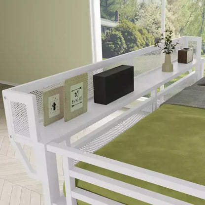 Lit mezzanine pleine grandeur en métal blanc avec escalier, étagères de rangement et lit mezzanine haut avec armoire pour enfants et adolescents
