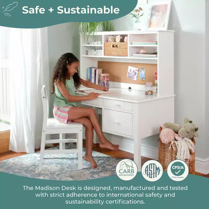Set Scrivania e Sedia per Bambini Guidecraft Madison con Libreria - Bianco: Scrivania da Scrittura in Legno per Bambini con Contenitore, Tavolo da Studio in Legno per Bambini con Libreria