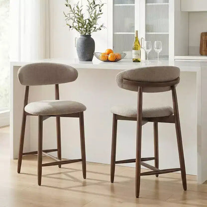 Lot de 2/4/6 tabourets de bar rembourrés Ora Maison à hauteur de comptoir avec tissu et finition noyer