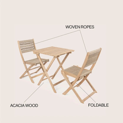 Set da bistrò pieghevole da esterno a 3 pezzi in legno di acacia Cadiz Modern Coastal, di JONATHAN Y