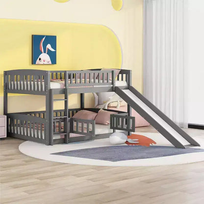 Letto a Castello con Scivolo, Letto a Castello Basso Doppio su Doppio con Recinzione e Scaletta per Bambini e Ragazzi, Bianco