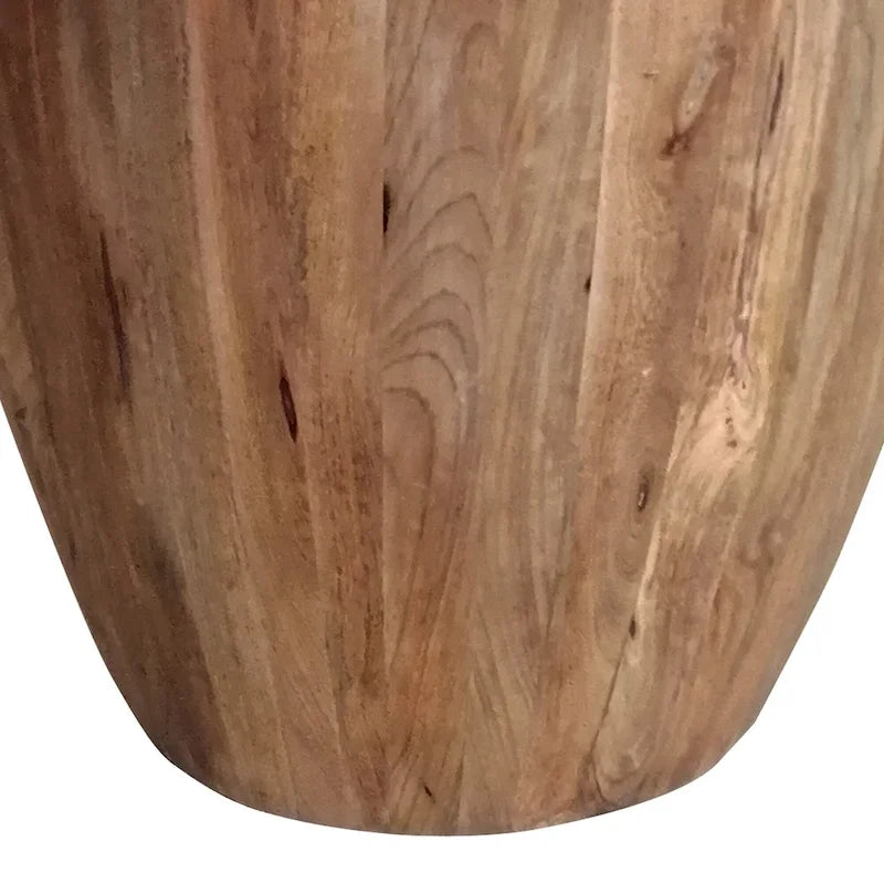 Tavolino Arthur in legno di mango rotondo a forma cilindrica intagliato a mano, con finitura anticata, marrone