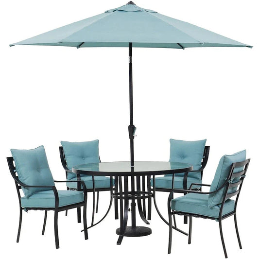 Hanover Lavallette Set da pranzo a 5 pezzi in blu oceano con 4 sedie fisse, tavolo rotondo da 52 pollici con ripiano in vetro, ombrellone e base